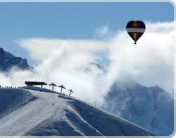 paseo en globo por las montañas