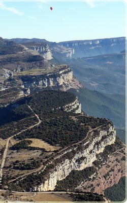 balloon ride over Pantano Sau Vic